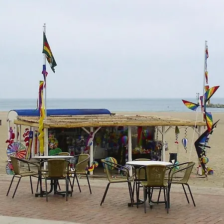 Holiday Home, Dom wakacyjny *