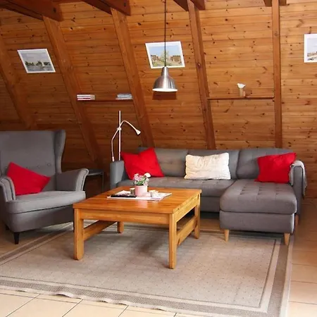 Dom wakacyjny Holiday Home, Damp